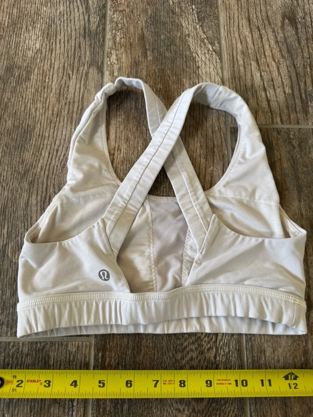 lululemon athletica run stuff your braWhite Cross-Back Sports Bra